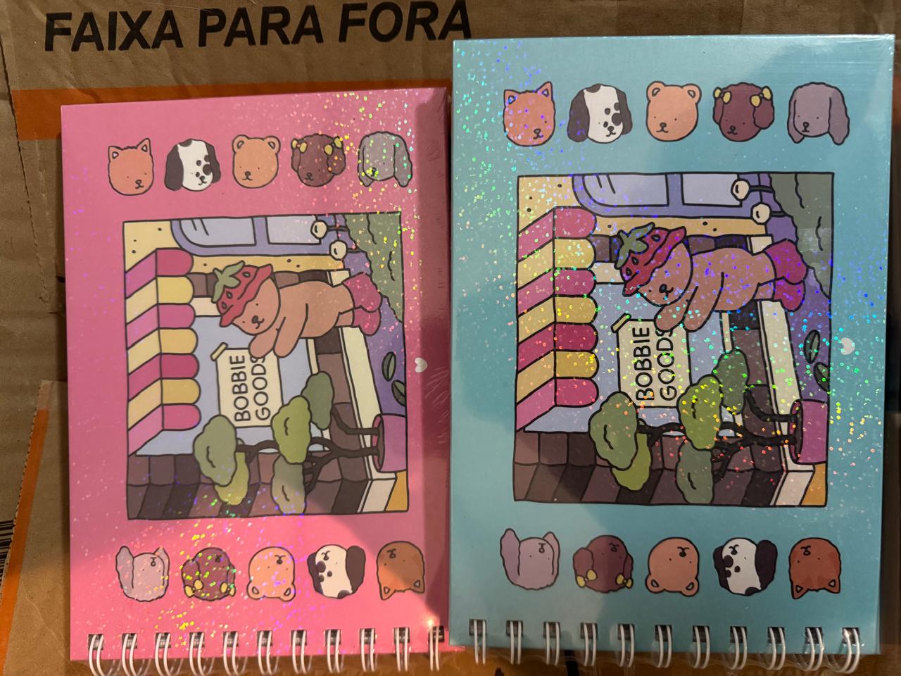 Livro de pintar Bobbie goods capa dura com brilho azul e rosa 50 folhas